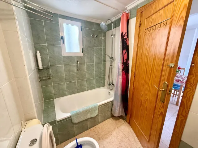 APARTAMENTO CON POSIBILIDAD DE OBTENER LICENCIA TURISTICA. 2 habitaciones + PISCINA — 27