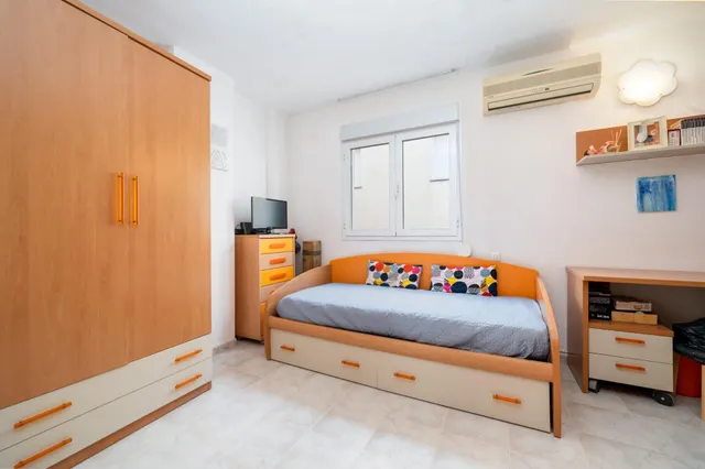Dúplex de tres habitaciones en ZONA COLEGIOS — 16
