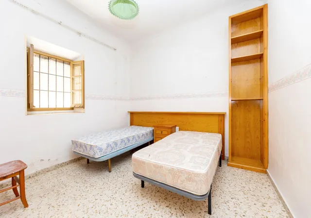 ¡CASA EN UNA SOLA PLANTA, CREA TU VIVIENDA IDEAL EN ALBOLOTE! Casa en una sola planta con patio, garaje y un gran potencial. — 15