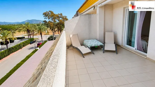 GRAN ÁTICO CON 3 TERRAZAS EN URBANIZACIÓN DE LUJO — 25