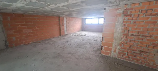 LOCAL 307 M2 EN BRUTO A ESTRENAR — 15