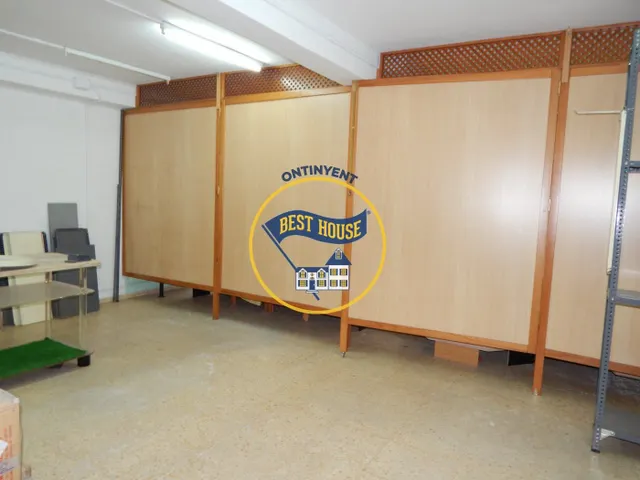 EXCELENTE LOCAL COMERCIAL POR TAMAÑO Y UBICACIÓN EN ONTINYENT. — 8
