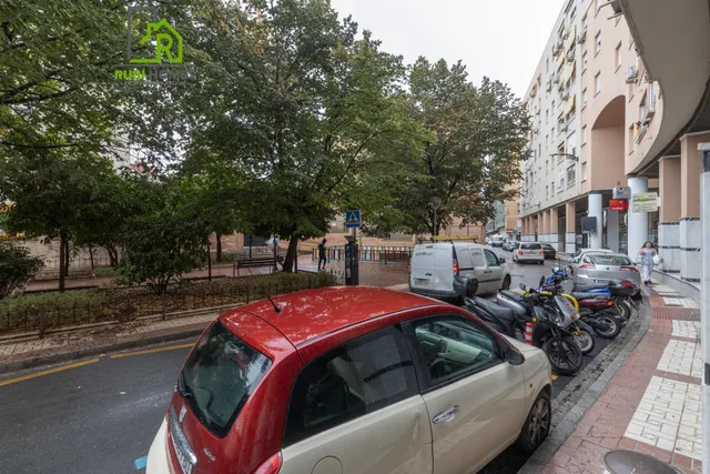 Local comercial en venta en calle agustina de aragón — 22