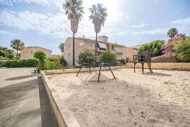 Planta baja totalmente reformada con jardín privado, sauna, piscina comunitaria y parking en Sa Coma — 41