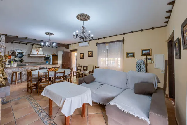 Espectacular chalet con piscina de diseño, jardín de 2.000 m2 y 4 dormitorios con baño propio — 16