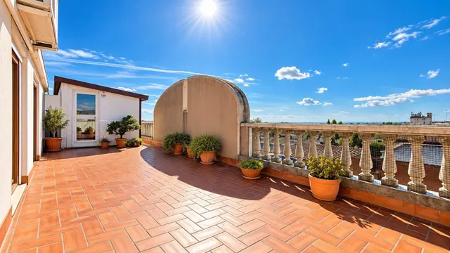 Ático dúplex de 5 dormitorios en el corazón de Valls con garaje privado y piscina — 46