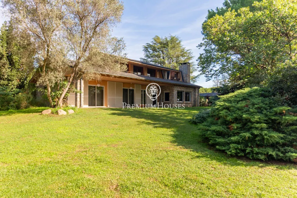Una finca excepcional para disfrutar del espacio, la privacidad y la naturaleza en venta en Cardedeu