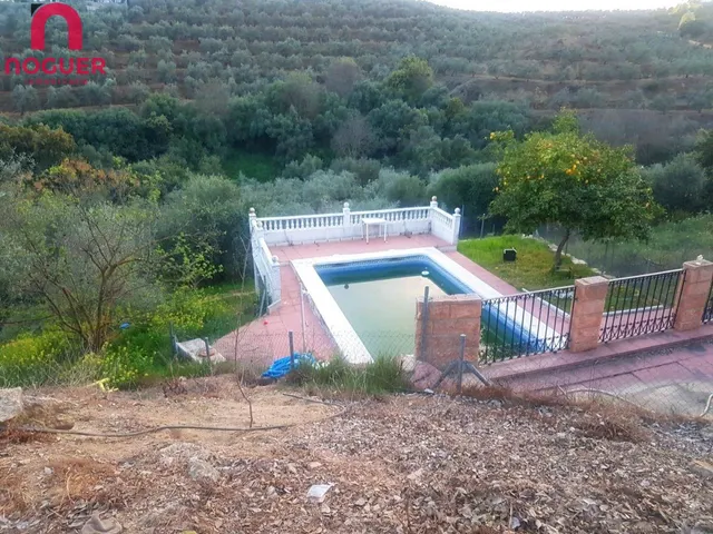 CASA DE DOS PLANTAS CON PISCINA Y CON AGUA POTABLE — 2