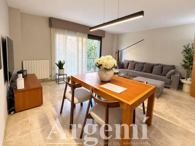 Casa adosada en venta en Montcada i Reixac - foto 2