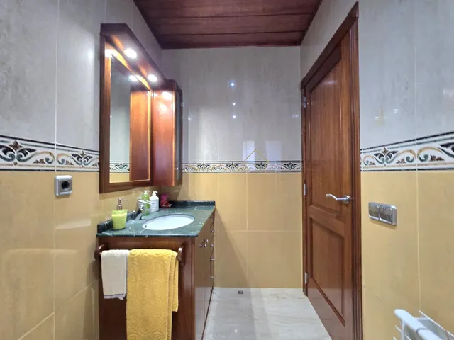 Casa impecable con privacidad, piscina y vistas panorámicas — 39