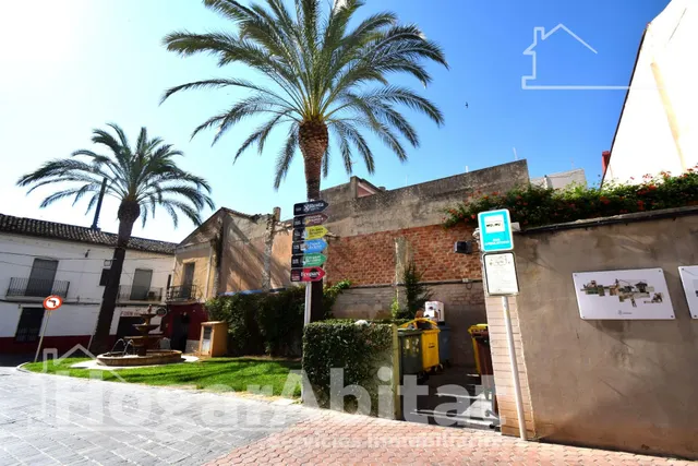 ¡EXCELENTE UBICACIÓN! CASA PARA REFORMAR CON TERRAZA Y BARBA