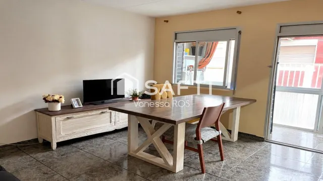 Descubre este acogedor piso  y su excelente comunicación con Barcelona. — 8
