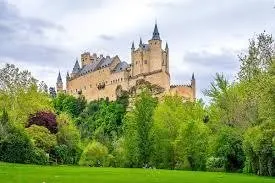 TAPIAS BELLIDO VENDE  PARCELA  EN SEGOVIA CON VISTAS AL ALCÁZAR. — 13