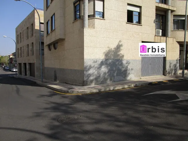 Urbis te ofrece un estupendo local en zona Arrabal, Salamanca. — 10