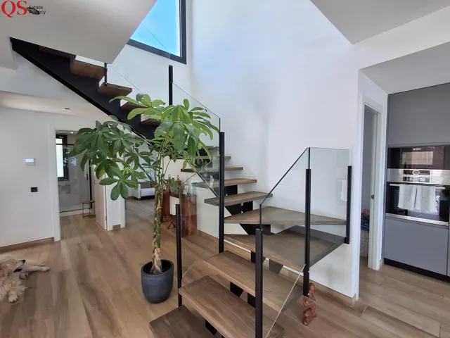 Villa contemporánea con piscina y vistas panorámicas al mar en Cunit — 30