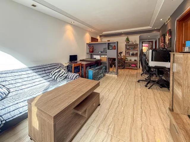 ACOGEDORA PLANTA BAJA CON TERRAZA Y TRASTERO - foto 4