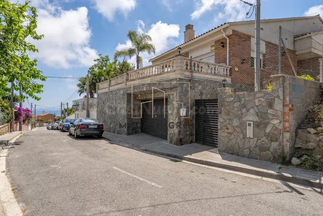 Exclusiva villa con vistas al mar, piscina privada y licenci