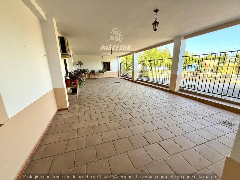 ZONA HIGUERON -Oportunidad única en el corazón del barrio! Casa + negocio en venta
