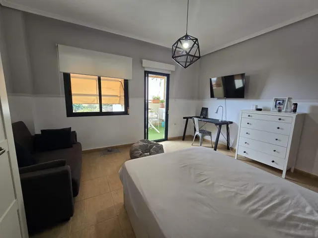 UNIFAMILIAR EN EL ALTET (ELCHE). — 25