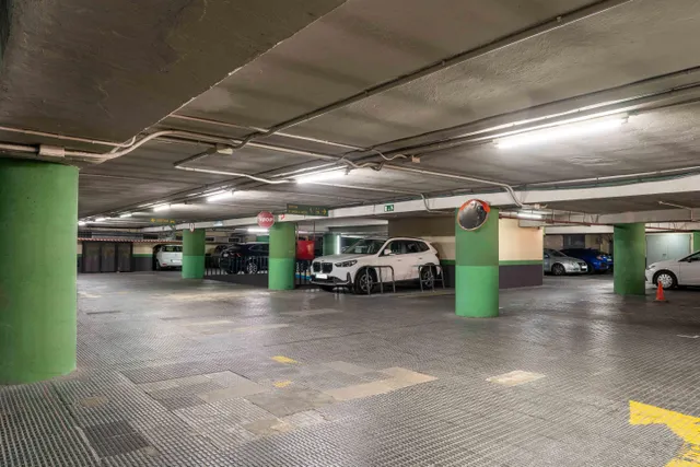 Parking de moto 2m² en alquiler - Eixample — 10