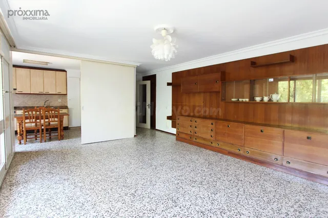 Amplio Piso en Nervión, Sevilla - Oportunidad de Inversión