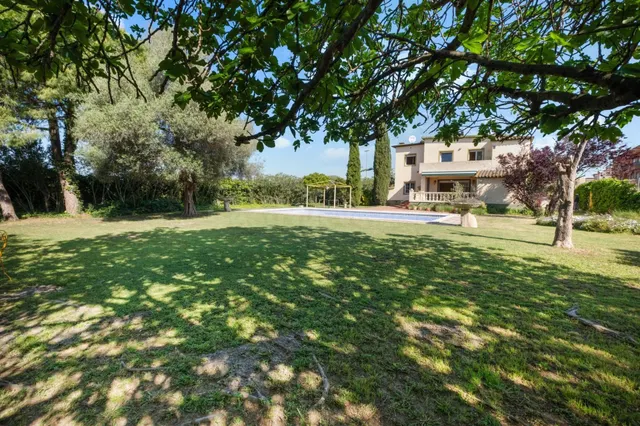 Villa con gran jardín y piscina, a 2,7km de la playa y 100m  - foto 4