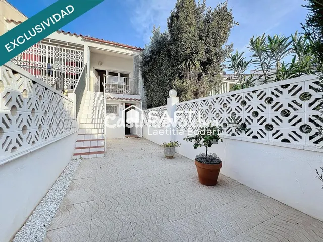 Casa adosada con gran garaje en Empuriabrava