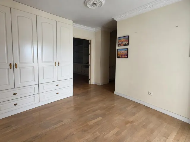 VENTA DE ESPECTACULAR ÁTICO EN PLENO CENTRO DE ESTEPONA — 4