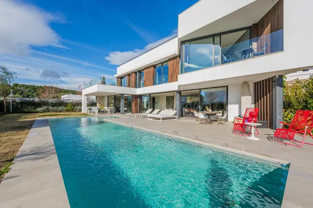 Chalet 3 habitaciones 415m² en venta - Malagueta - Monte San