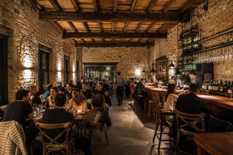 TRASPASO DE BAR RESTAURANTE EN PLAZA IBIZA