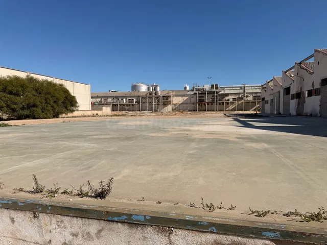GRAN SOLAR INDUSTRIAL DE 10.265 M2 EN VALLS