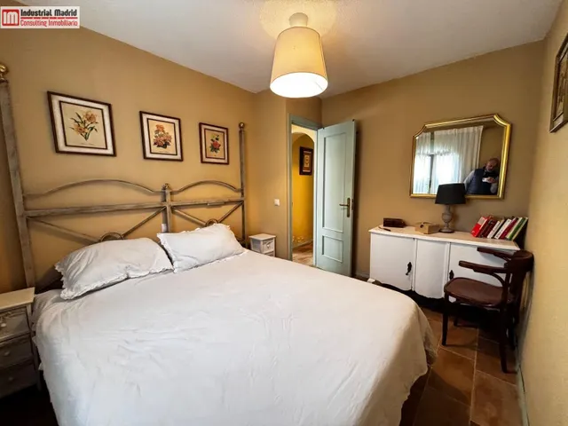 Chalet rústico independiente con piscina privada y gran parcela en Valdilecha — 10