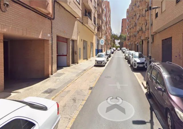 PLAZA DE PARKING AL LADO DE LA AVENIDA CALLE AZORIN — 10