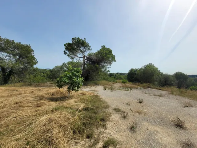 Terreno llano con todos los servicios en El Maset de Masquefa — 7
