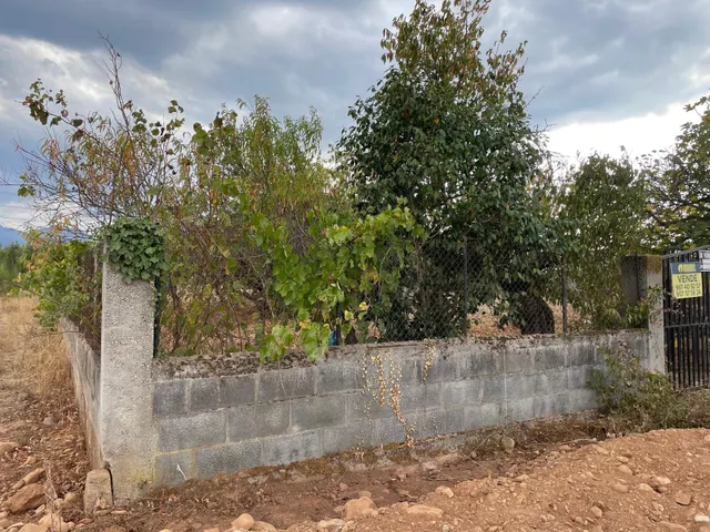 SE VENDE PARCELA CON CASETA — 33