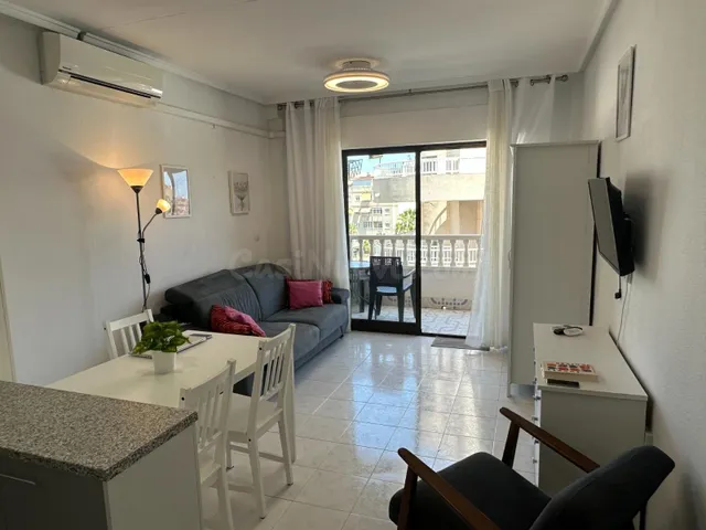 Estudio con terraza, Alicante, Torrevieja. 1 habitación, 36 m2, 900 metros al mar — 18