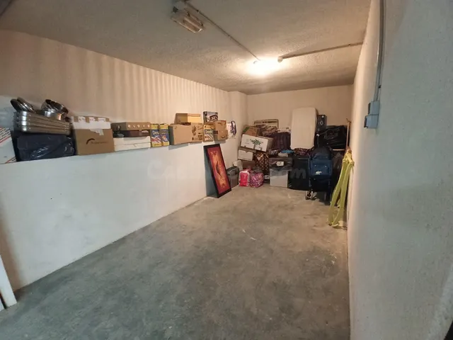 Se vende garaje cerrado en la zona parque Pere Crespi - foto 2