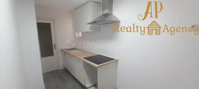 Piso exterior con balcón, trastero y posibilidad de 3 dormitorios en Elda — 3