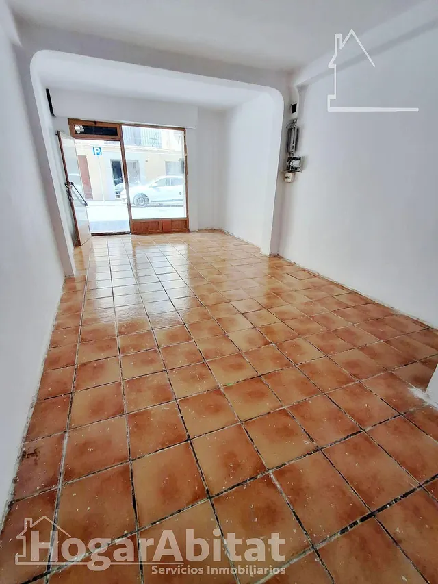 ¡OPORTUNIDAD DE INVERSIÓN! LOCAL COMERCIAL LUMINOSO Y ECONÓMICO PARA REFORMAR — 9