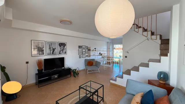 Villa con piscina privada, Alicante, Orihuela Costa. 4 habitaciones, 190 m2, 6,4 kilómetros del mar — 2