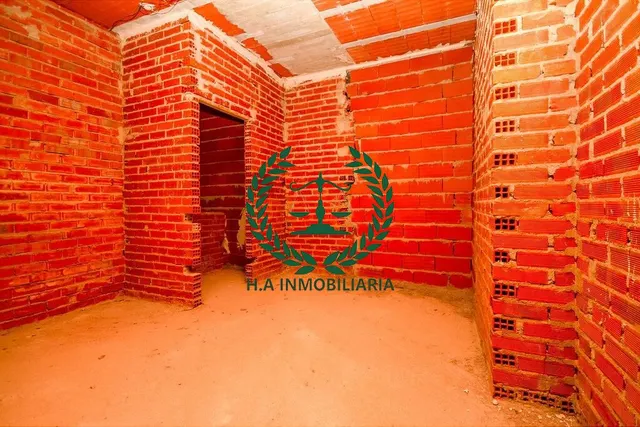 SE VENDE LOCAL EN TORRELAGUNA. PVP.151.000 — 4