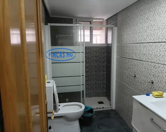 Vivienda amplia y luminosa en Carolinas Bajas, junto a la calle San Carlos — 10