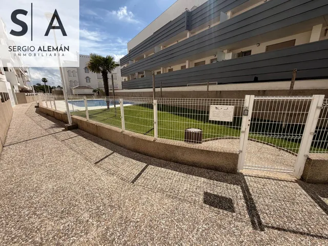 APARTAMENTO CON GARAJE Y PISCINA — 11