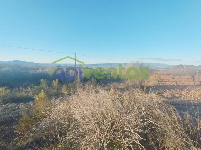 Casa de piedra con 61 hectáreas de terreno — 31
