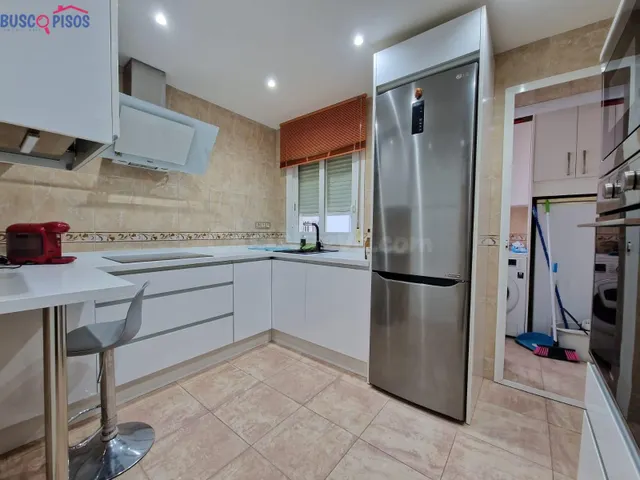 Estupendo piso de alquiler amueblado en zona fátima — 2