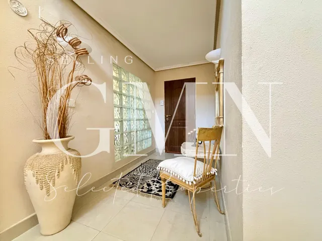 Villa mediterránea independiente con piscina y vistas al Peñ - foto 4