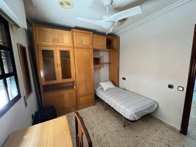 Venta de piso céntrico, 3 dormitorios, 2 baños, zona santa eulalia y universidad — 23