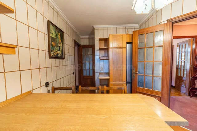 Piso espacioso con terraza y balcón en urbanización privada - foto 3