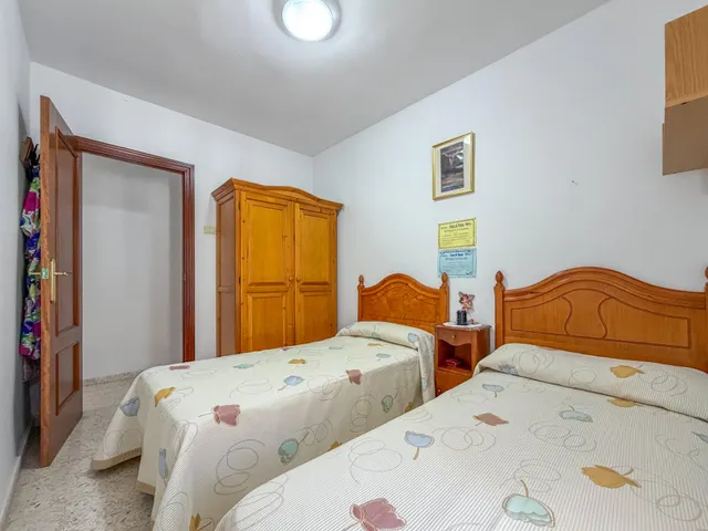 Casa independiente en la entrada de Pinos Genil. (A 10 minutos de Granada) — 18