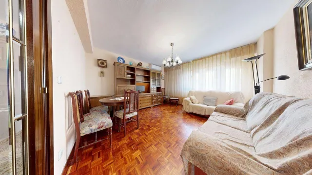 Piso de 72m2 útiles. Distribuido en tres dormitorios, salón, cocina, baño, despensa y amplio balcón — 7